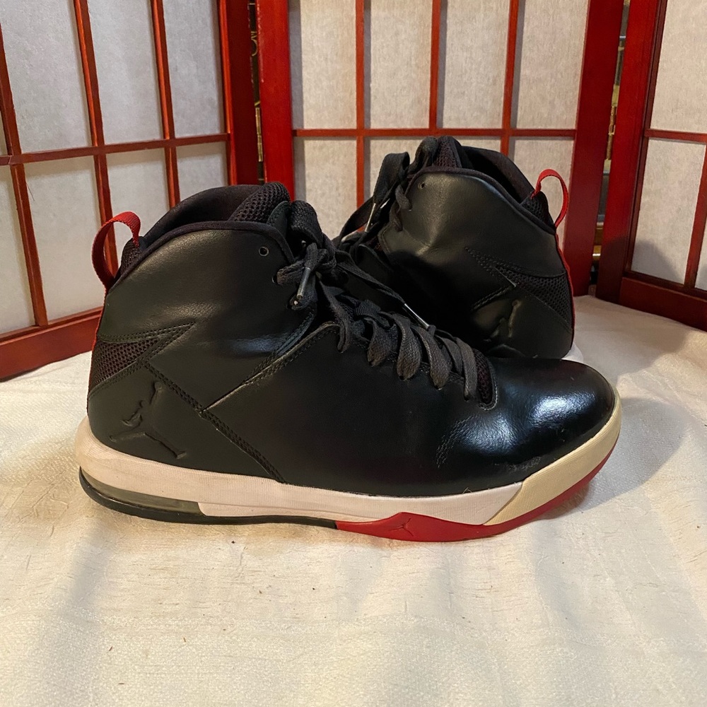 Nike Men's AirJordan Air Imminent Black/Gym Red/White size 10.5